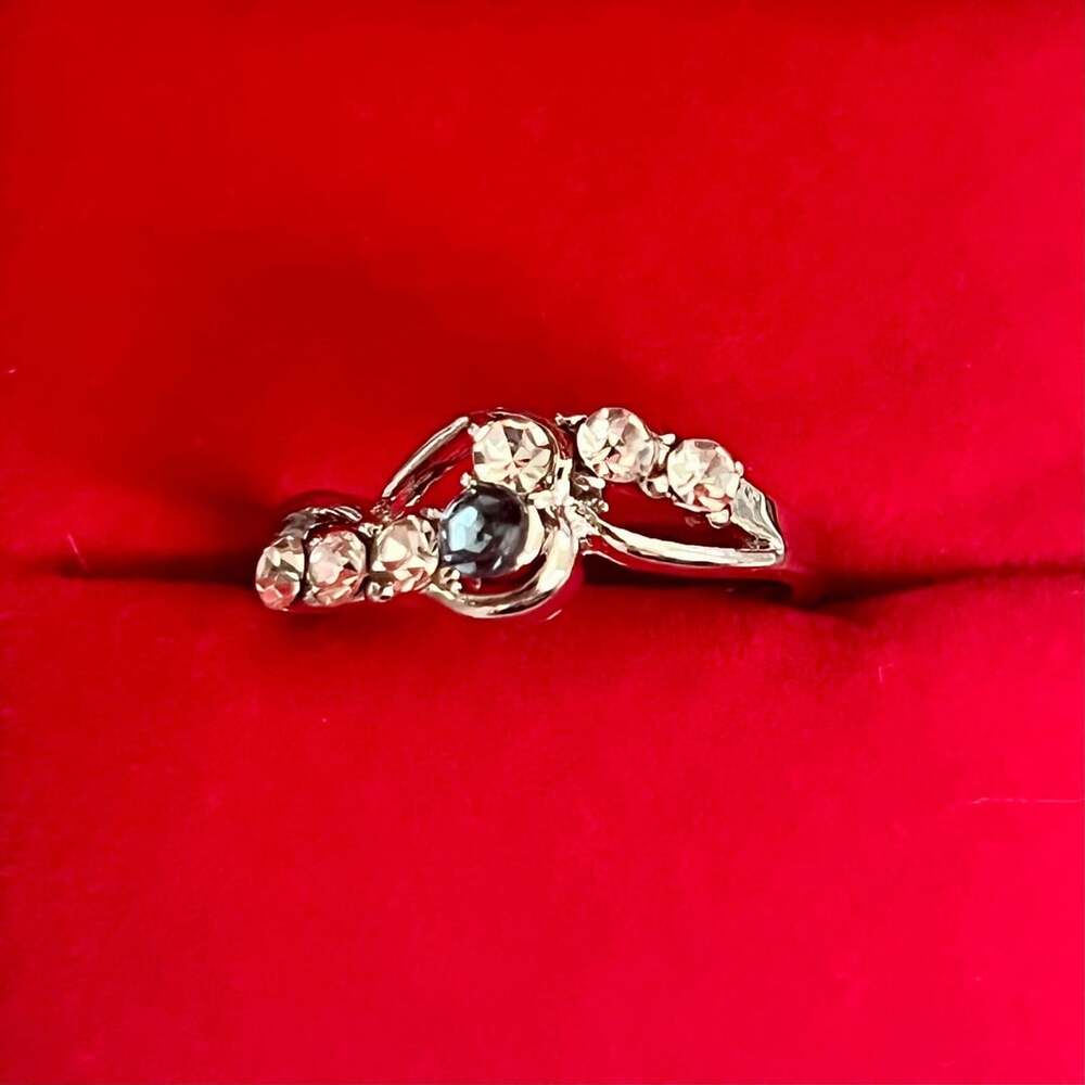 Cubic Zirconia Diamonds with Blue Stone Swirl Sterling Silver Ring Size 8